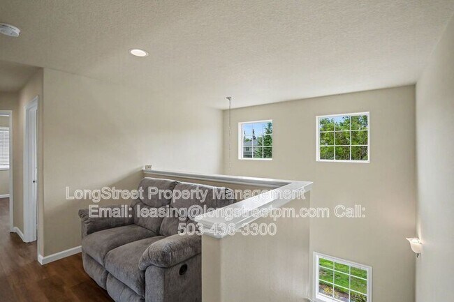 Building Photo - 1227 SE Rivergreen Ave