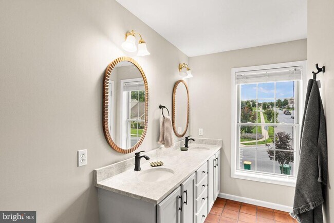 Building Photo - 2082 Deer Run Dr