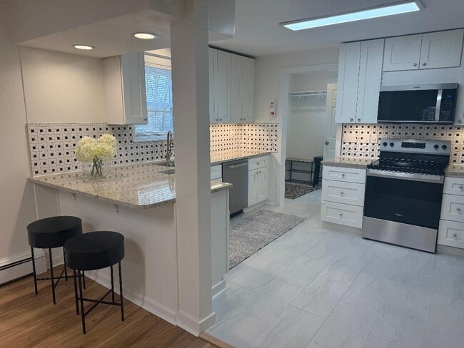 Building Photo - 924 N 5th St