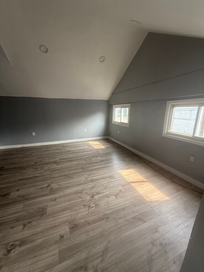 Building Photo - 171-173  Dundaff Street