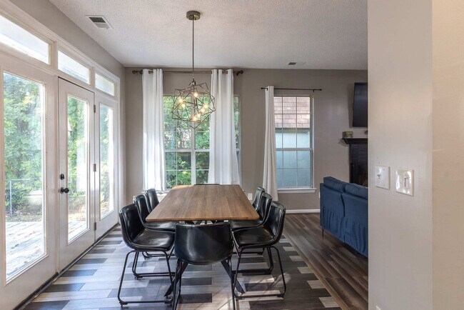 Building Photo - 9 Walthour Cove