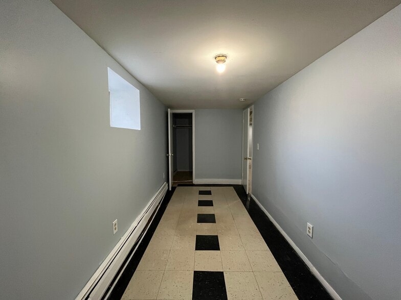 Building Photo - 147 Bostwick Ave