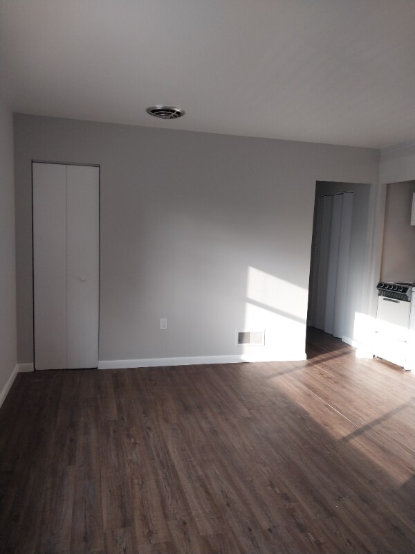 Building Photo - 4801 Madison Rd