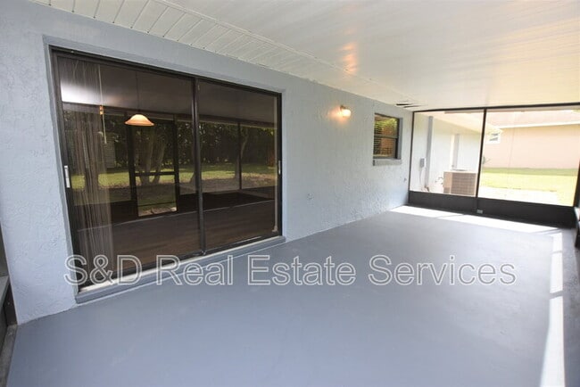 Building Photo - 6305 Christina Groves Cir E