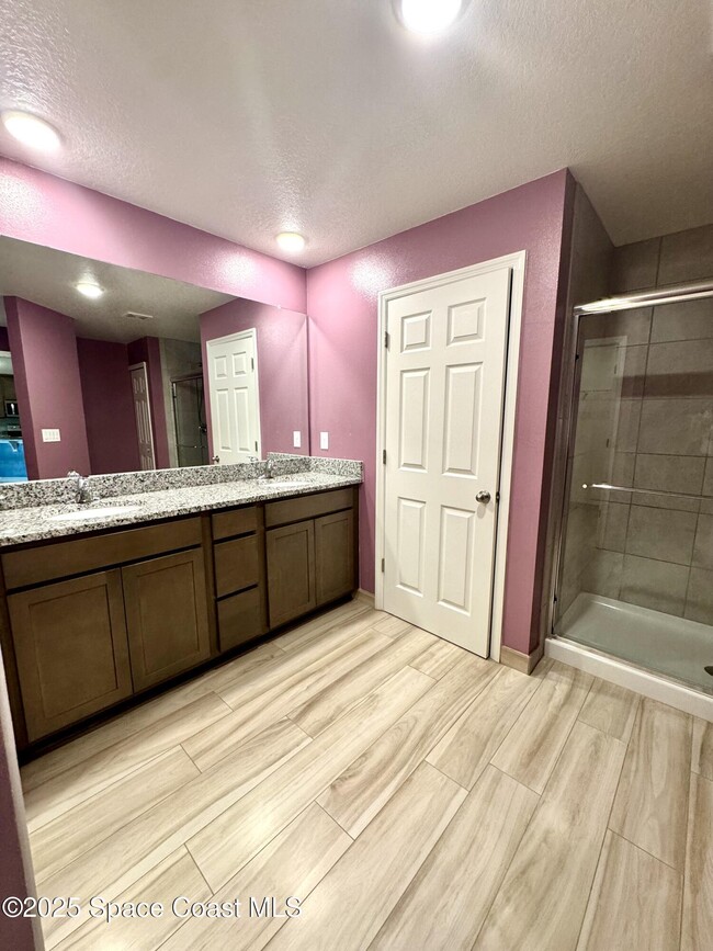 Building Photo - 1066 Dania Cir