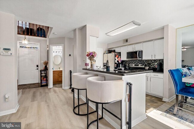 Building Photo - 13847 Lord Fairfax Pl