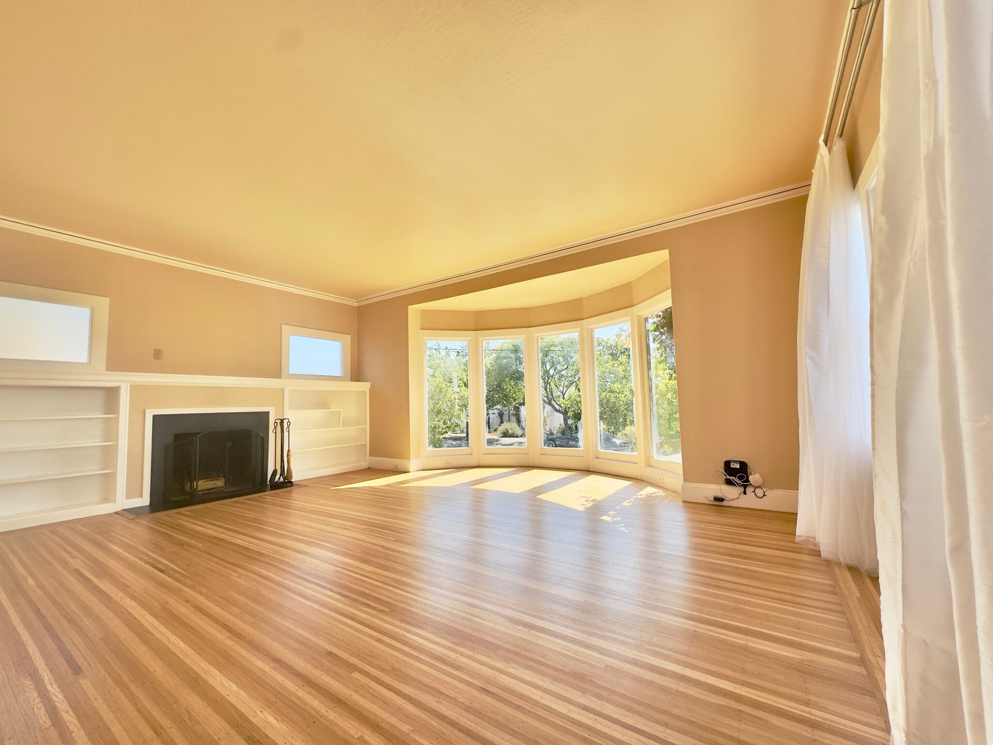 Building Photo - 2615 Maxwell Ave