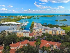 Building Photo - 14041 Bellagio Way