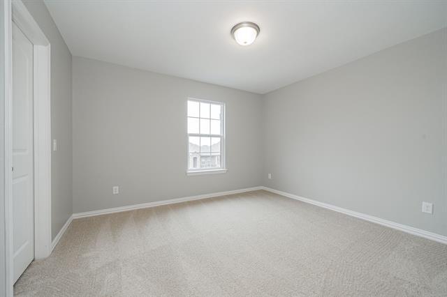 Building Photo - 427 Holt Ln