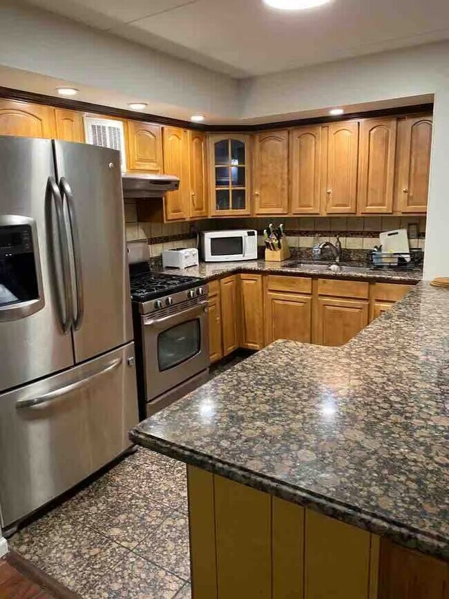 Building Photo - 305 Mt Eden Pkwy