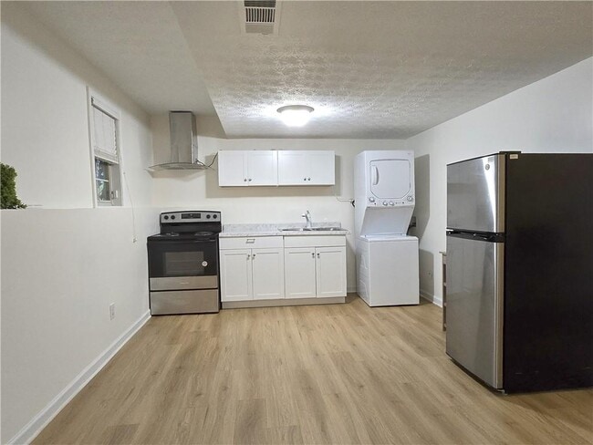 Building Photo - 3434 Bonneville Way