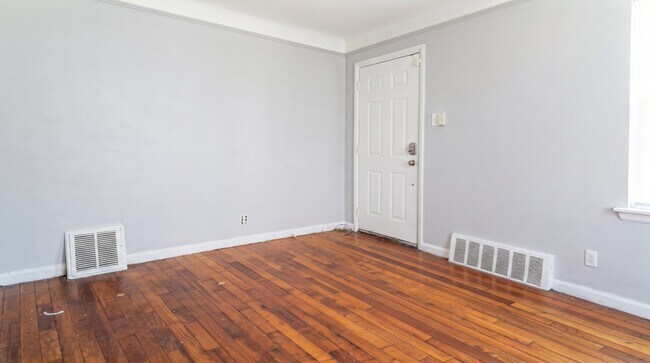 Building Photo - 20200 Monte Vista St