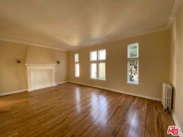 Building Photo - 1750 N Serrano Ave