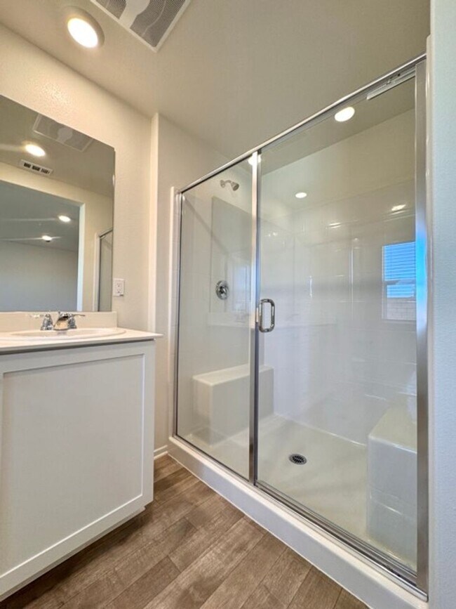 Building Photo - Brand New 3 Bedroom Single Story Home For ...