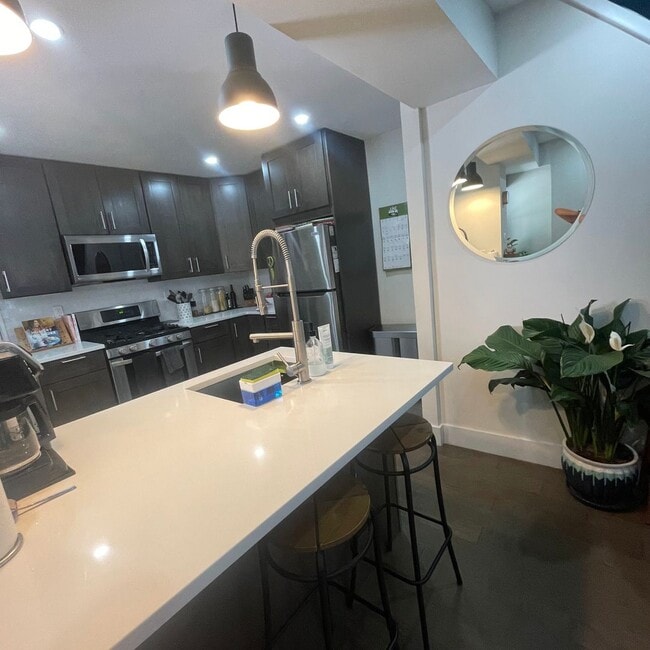 Building Photo - Unique&Updated Point Breeze Row home with ...