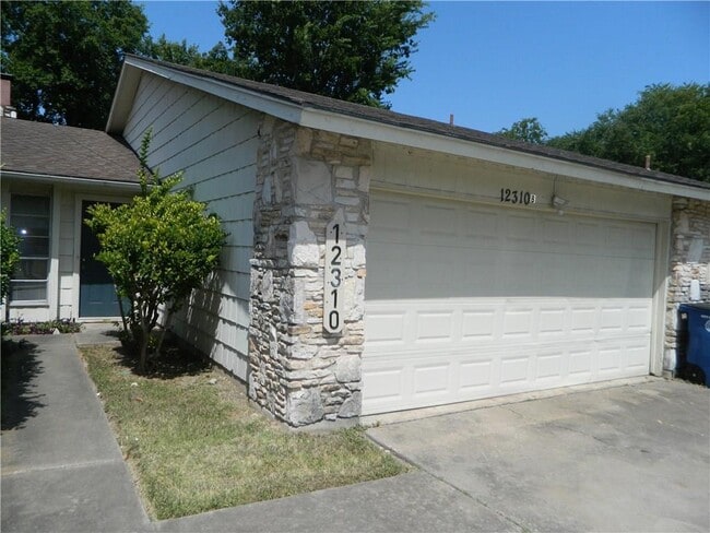 Primary Photo - 12310 Willow Wild Dr