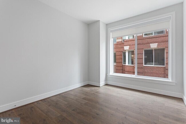 Building Photo - 635 Slaters Ln