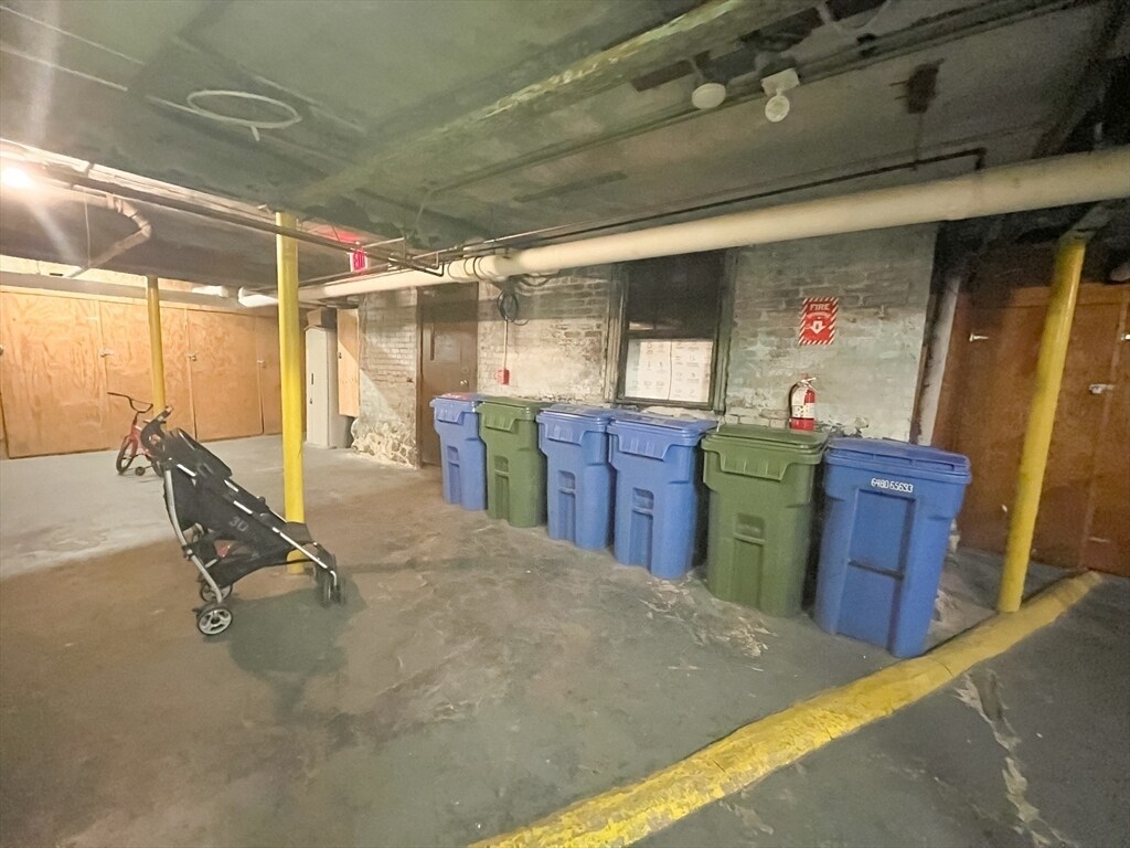 Building Photo - 25 Mount Hood Rd