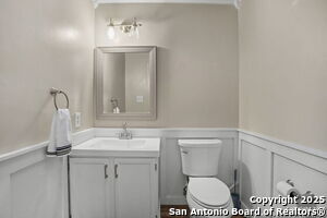 Building Photo - 7205 Breeze Hollow