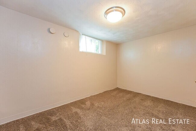 Building Photo - 2650 W 40th Ave