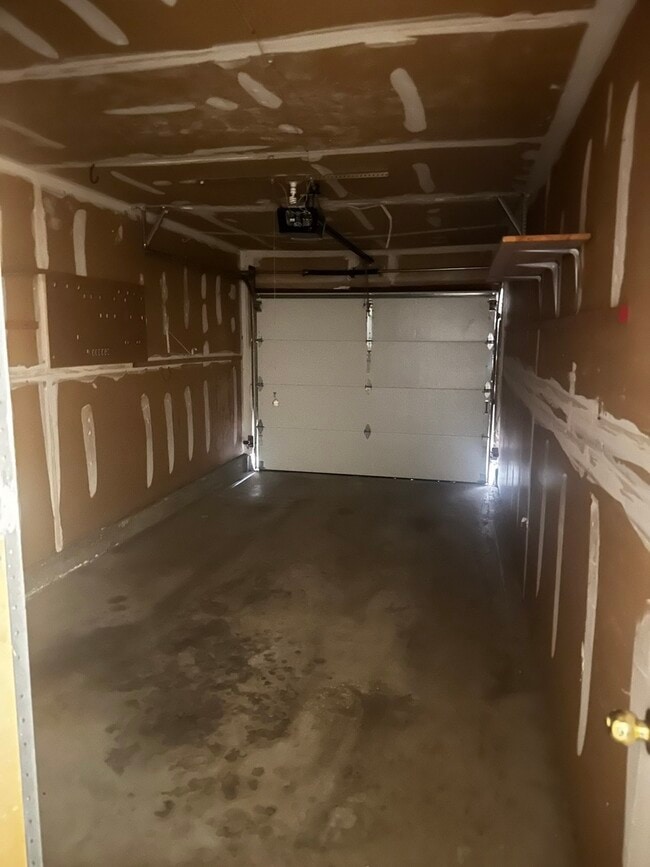 Building Photo - 1327 Coventry Cir