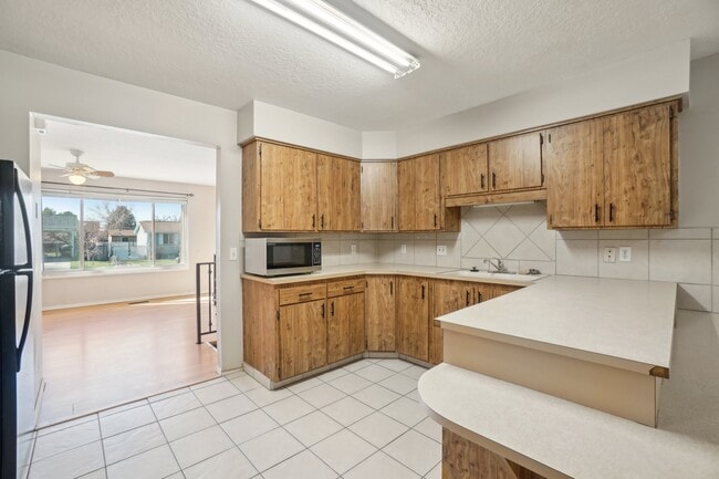 Building Photo - 240 W 220 S St
