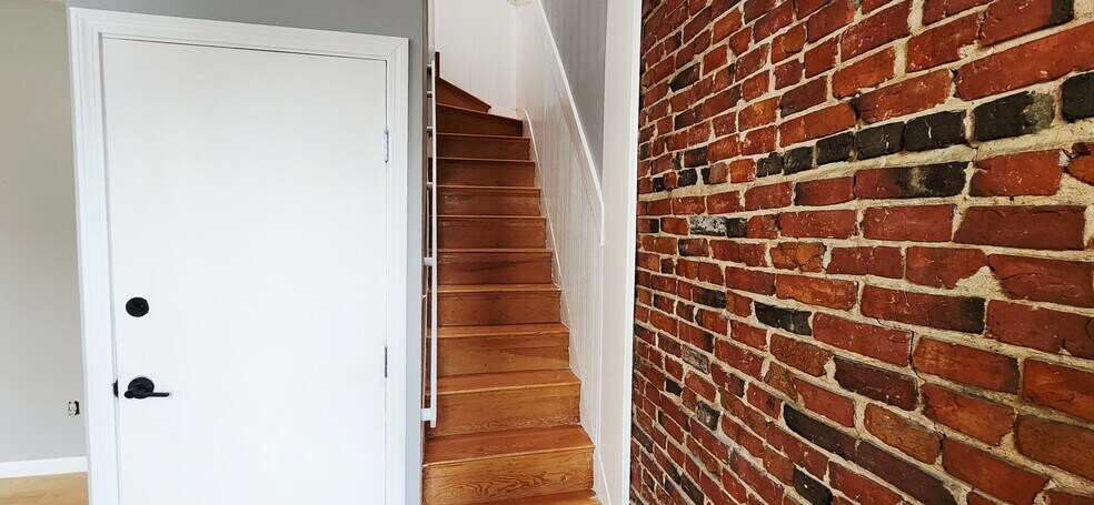 Building Photo - 3 Wilbur Ct