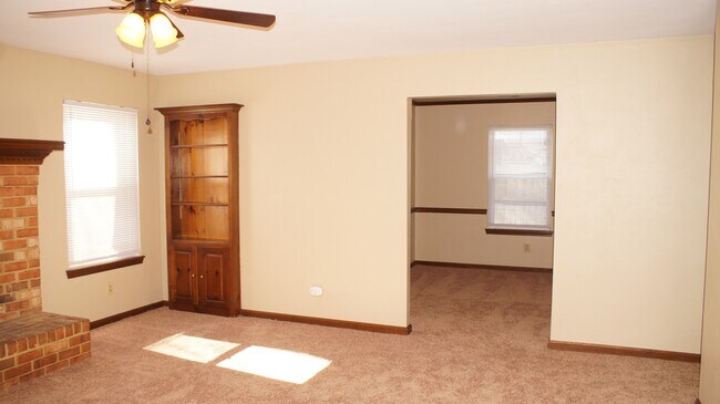 Building Photo - 1504 Crawley Cir