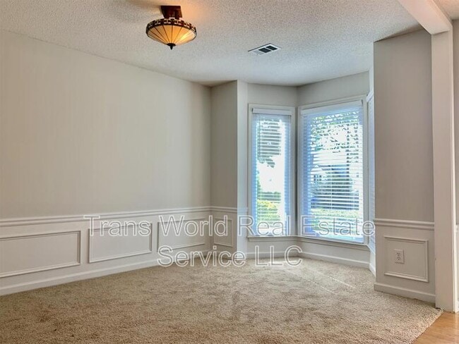 Building Photo - 485 Chippenham Ct