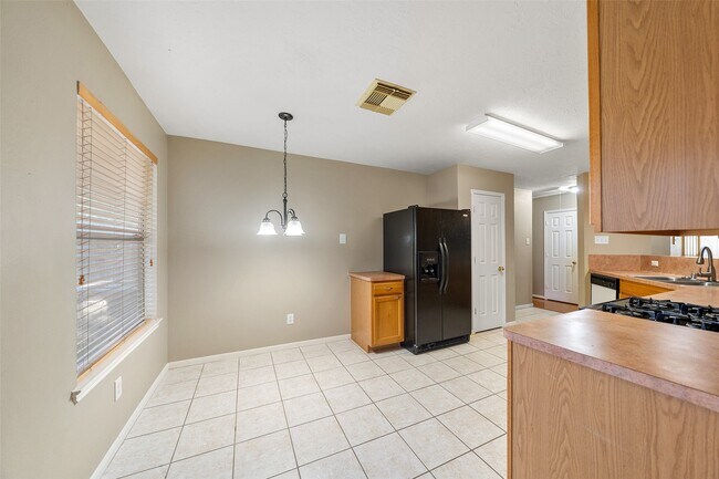 Building Photo - 26903 Castlecliff Ln