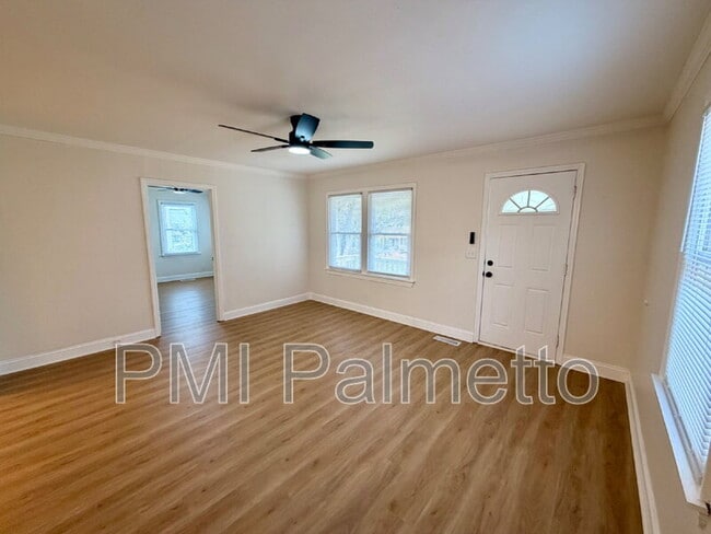 Building Photo - 725 Brooks Ave