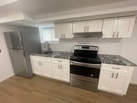 Building Photo - 435 Rennard St