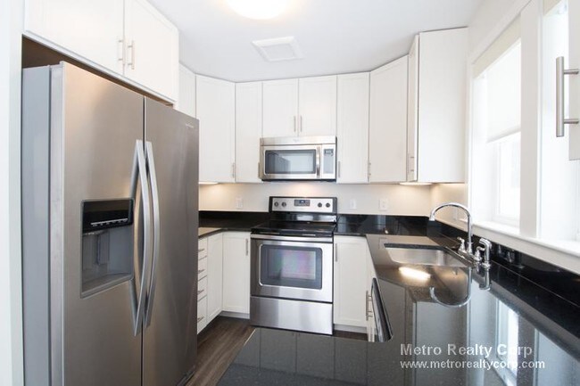 Building Photo - 37 Cottage Park Ave