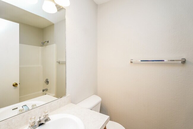 Building Photo - 5528 Spring Ridge Dr