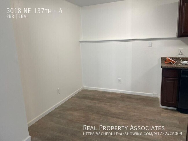 Building Photo - 3018 NE 137th-4