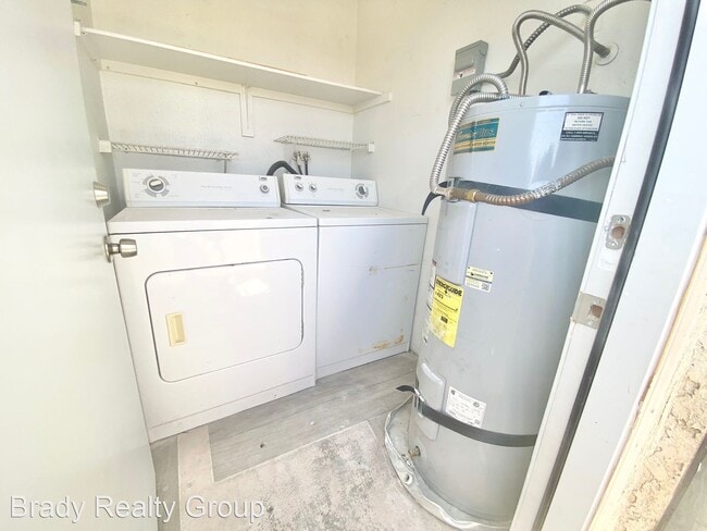 Building Photo - 2 br, 2 bath House - 2978 Juniper Hills #201