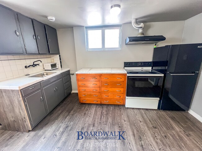 Building Photo - 1748 S Main St