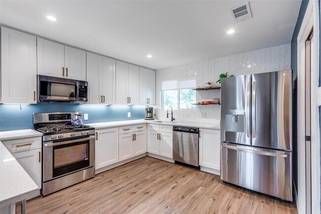 Building Photo - 11405 Bristle Oak Trail