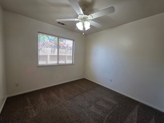 Building Photo - 1846 N Selina Ct