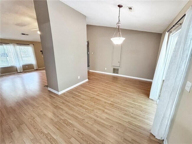 Building Photo - 1497 Chaseway Cir