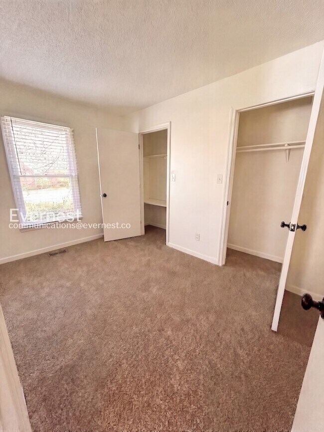 Building Photo - 3101 Amidon Dr