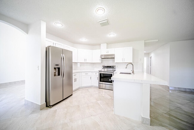 Building Photo - 7261 Nautica Way