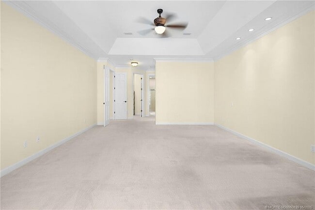 Building Photo - 158 S River Rd