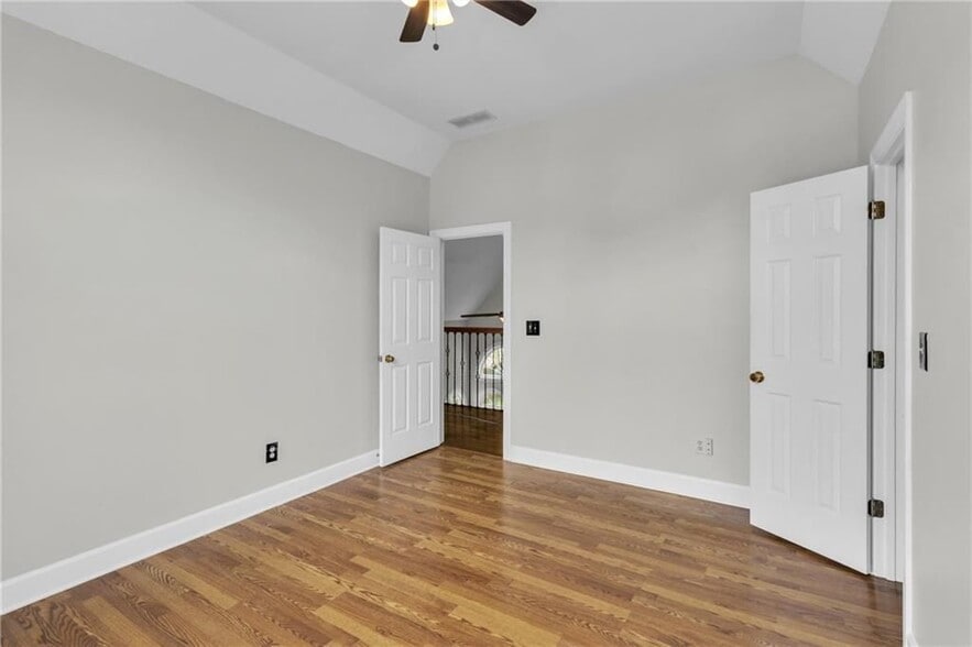 Building Photo - 1085 Castle Pointe Ln