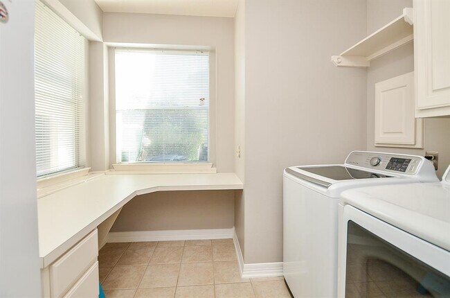 Building Photo - 1407 Kennoway Park Dr