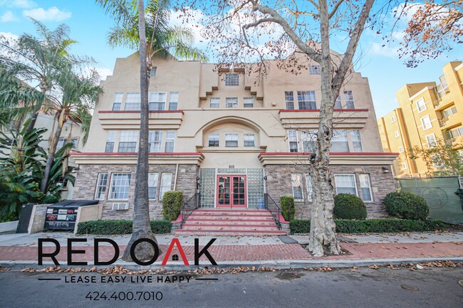 Building Photo - 615 1/2 N Rossmore Ave-209