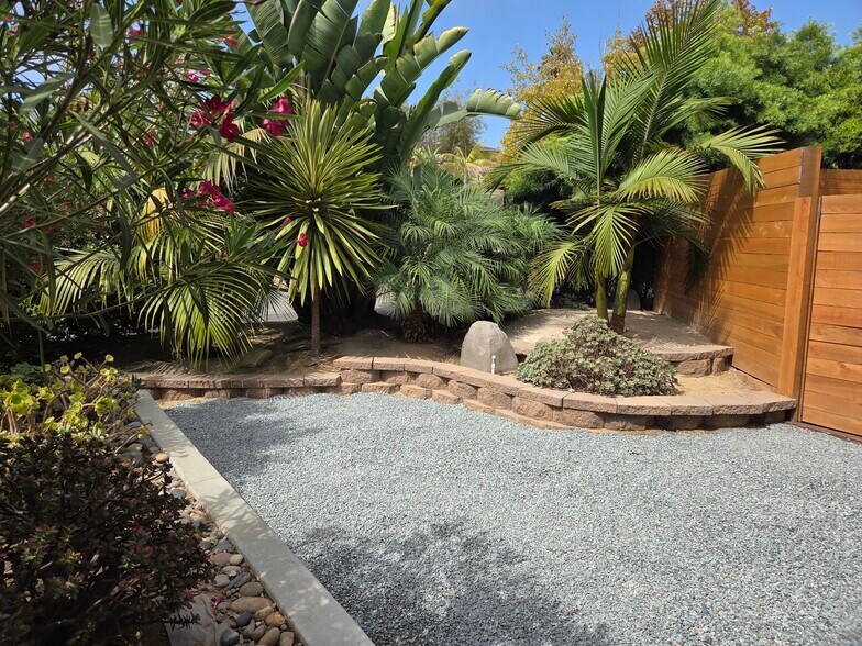 Private Yard space - 1809 Cambridge Ave