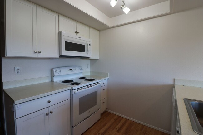 Building Photo - Amazing Views! 2 Bedroom Now Available!