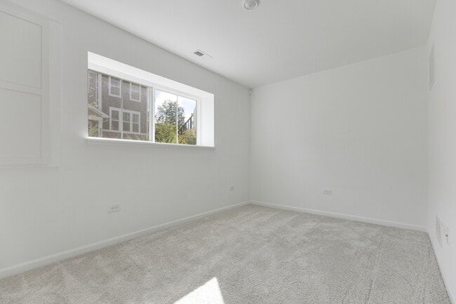 Building Photo - 632 Wolverine Dr