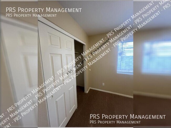 Building Photo - 1737 E Palo Verde St